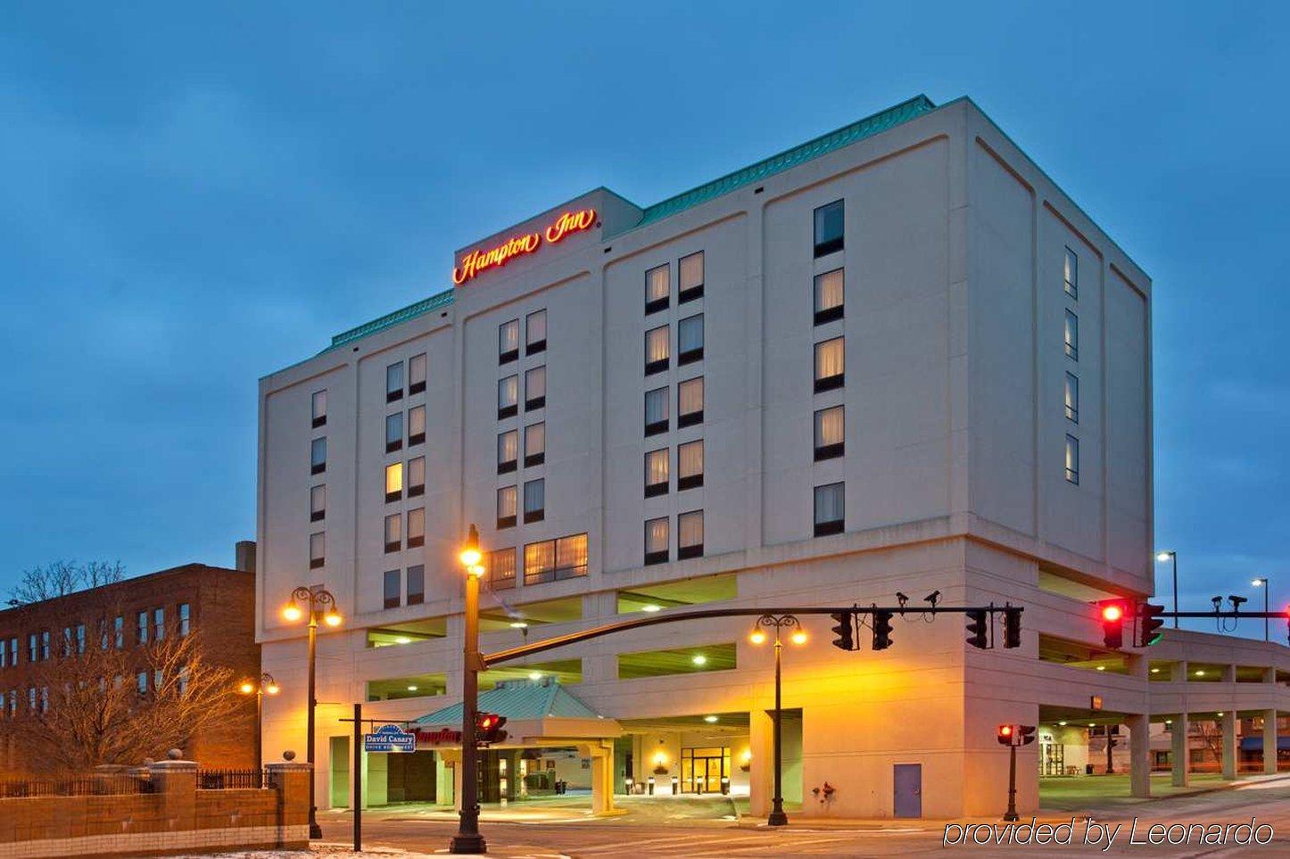 Hampton Inn Massillon Exterior photo